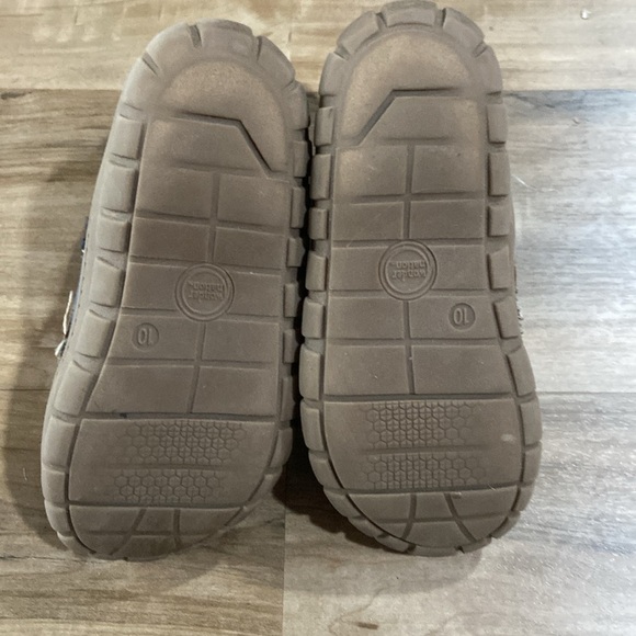 $1 Toddler Boots - Picture 4 of 9